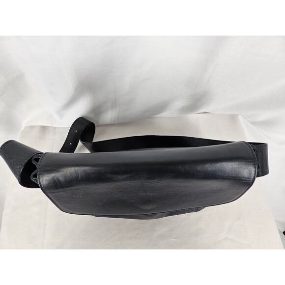 LANCEL VINTAGE BLACK LEATHER SHOULDER BAG – FRONT FLAP – MADE IN ITALY 10"x8"x4" - Picture 5 of 16